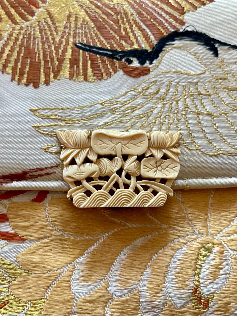 Vintage Japanese Yellow Satin Clutch with Carved Ivory Box Clasp - Picture 2 of 9